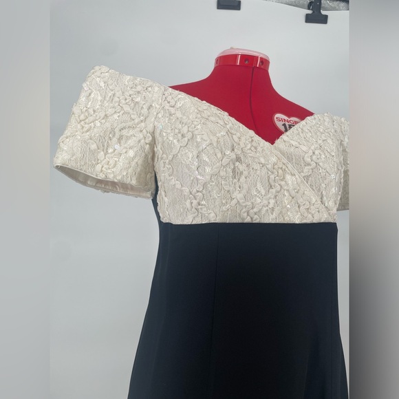 Vintage 1980s Lacey Sequined Off The Shoulder Cocktail Dress / Party Dresses - Picture 6 of 13